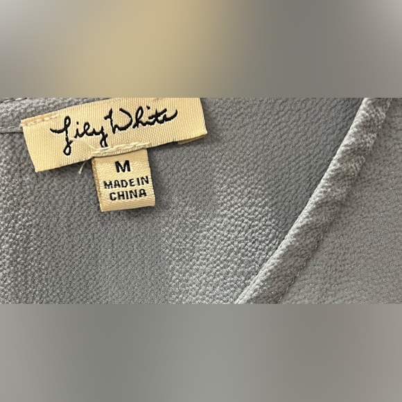 Lily White Blouse - women’s medium - Picture 3 of 5